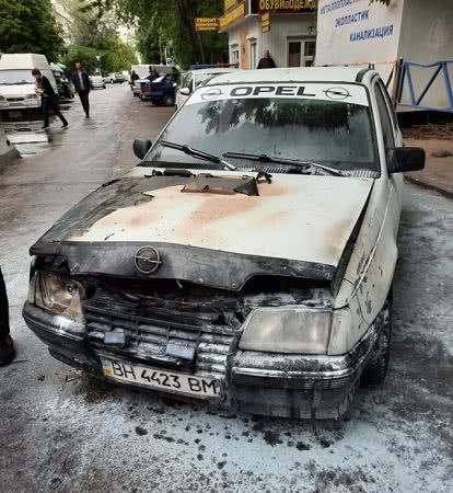 На ХБК горело авто: стали известны подробности