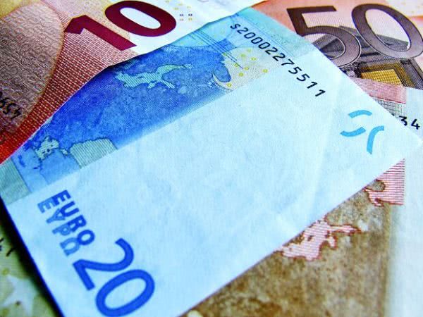 Курс валют на 29 мая – доллар скатился ниже 27 гривен