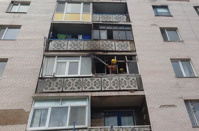 Бериславские пожарные тушили пожар на балконе многоквартирного дома