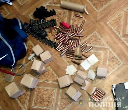 В Олешковском районе полиция обнаружила схрон с взрывчаткой и патронами