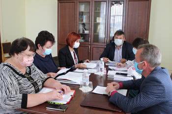 Депутати облради розглянули звернення громадян щодо матеріальної допомоги