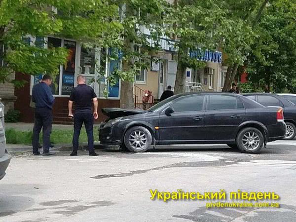 В центре Херсона горел служебный автомобиль СБУ, - депутат