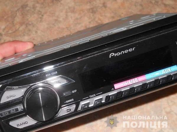 Херсонские оперативники задержали двух серийных воров вещей из автомобилей