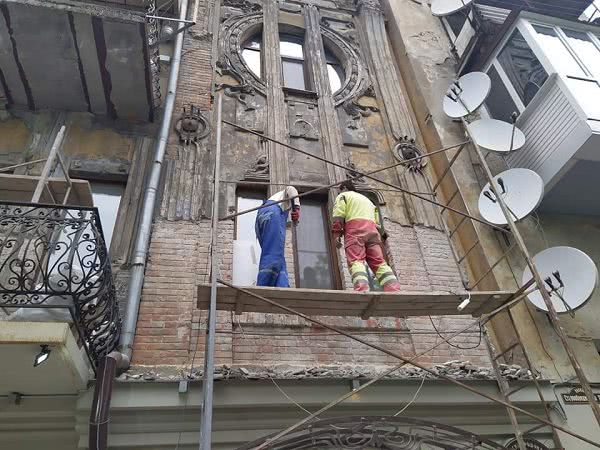 В центре Херсона сознательно разрушают памятник архитектуры