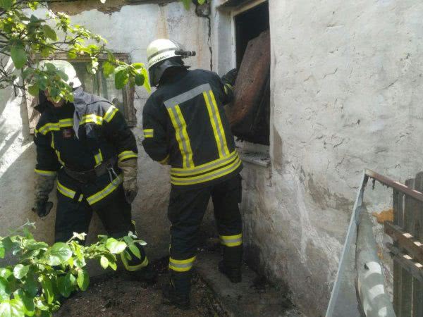 Каланчацькі рятувальники ліквідували пожежу в житловому будинку