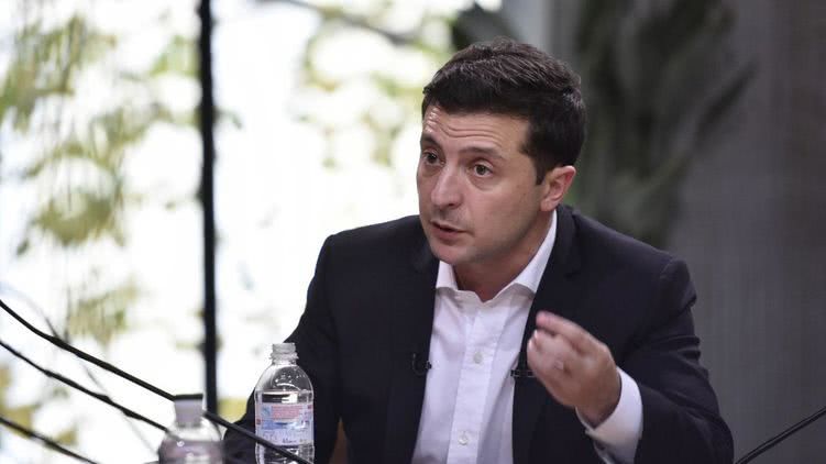 Президентский рейтинг Зеленского уже ниже 40%, - опрос