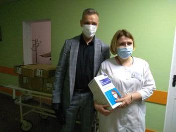 Медики лікарні Карабелеша продовжують отримувати волонтерську допомогу