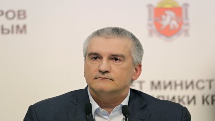 "Мини-отели заполнены почти все". Глава аннексированного Крыма пожаловался на туристов, которые приехали несмотря на коронавирус