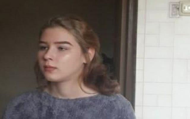 Почти 2 недели на Херсонщине не могут найти 16-летнюю девушку