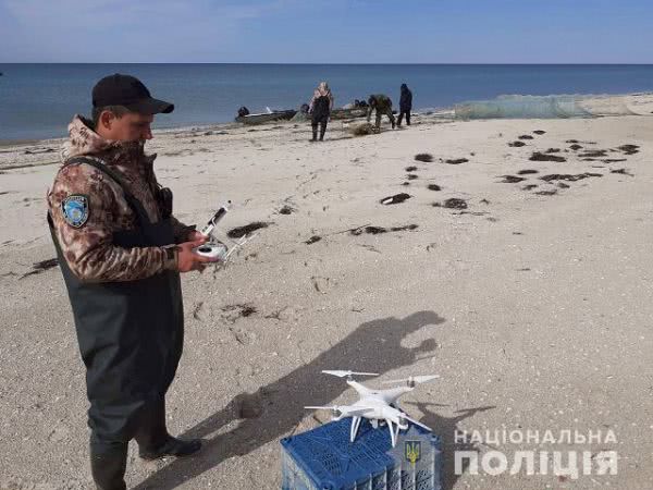 На Херсонщине водные полицейские выловили возле Тендровской косы креветочные вентеря