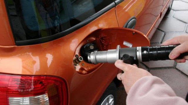 Жители Херсонщины жалуются на недозаправку автогазом