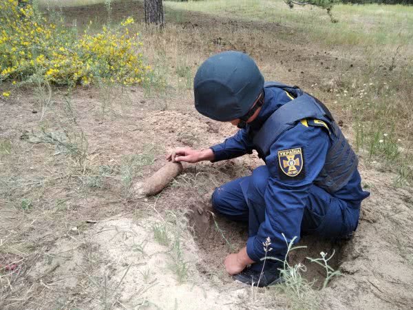 Сапери рятувального відомства знищили старий артснаряд