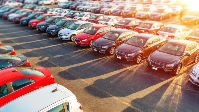 В Украине ожидается поток дешевых и не битых авто из США