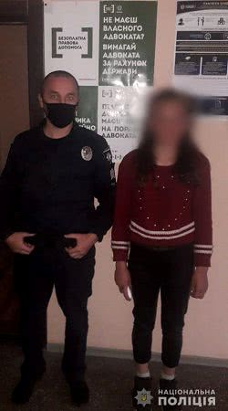 Полицейские разыскали и вернули родителям 16-летнюю девушку, которая ночью сбежала из дома погулять