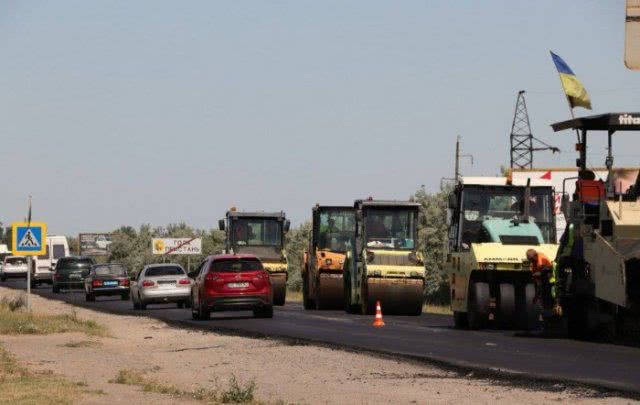 "Укравтодор" обещает отремонтировать еще одну дорогу к морю до начала курортного сезона