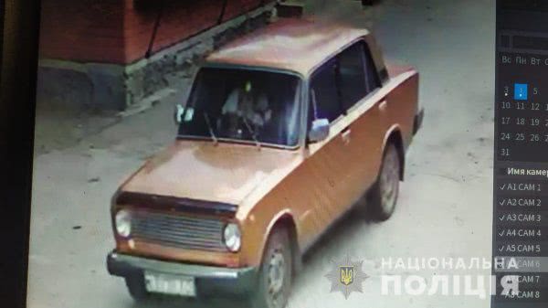 На Херсонщині поліція встановлює особи зловмисників, причетних до шахрайських дій з літніми громадянами