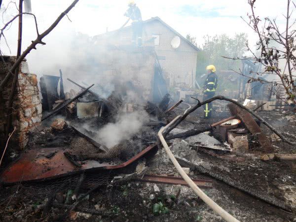 У Скадовському районі горіли дві господарчі споруди