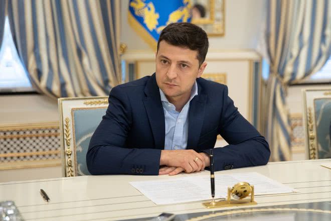 Зеленский подписал "антикризисный" закон: кого поддержит государство