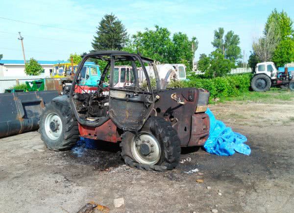 У Горностаївці загорівся трактор на території сільгосппідприємства