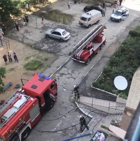 Херсонські рятувальники ліквідували пожежу в багатоповерхівці