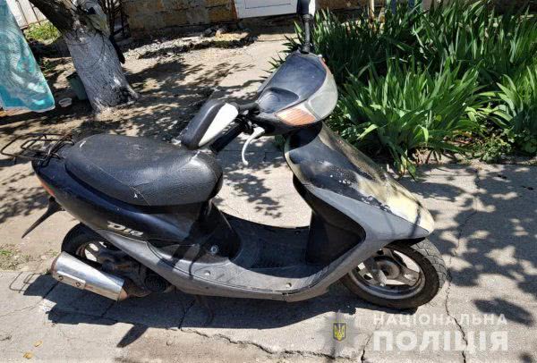 У Генічеському районі оперативники розкрили угон мопеду