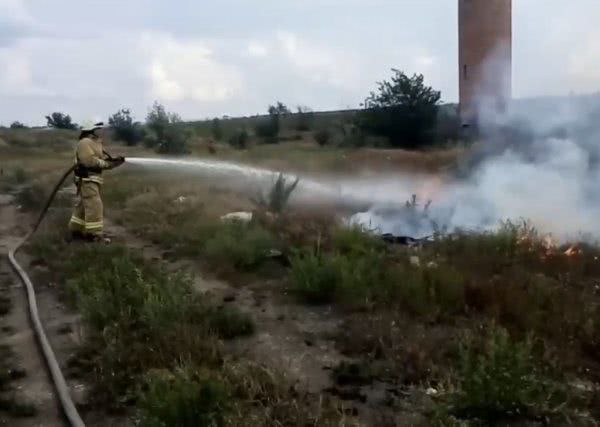 У Херсоні горіло сміття на відкритій території