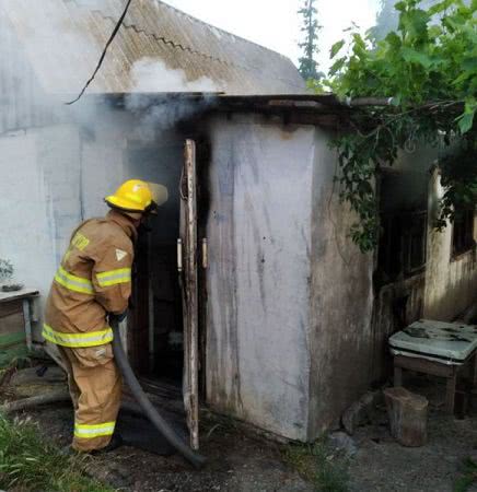 У Каланчаку під час ліквідації пожежі в будинку врятовано господаря