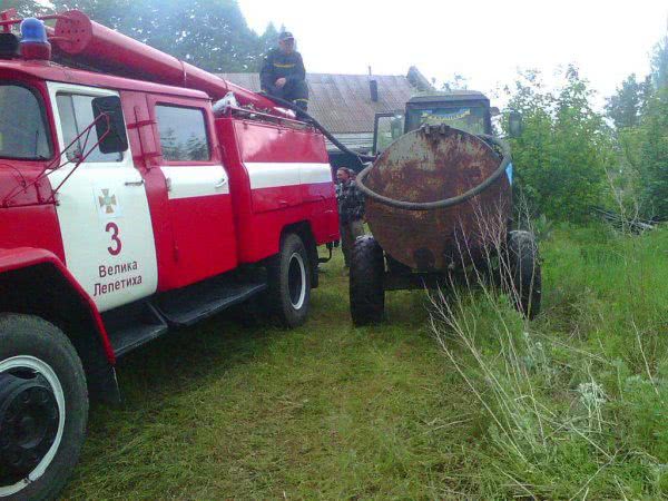 У Великолепитиському районі рятувальники ліквідували пожежу в будівлі