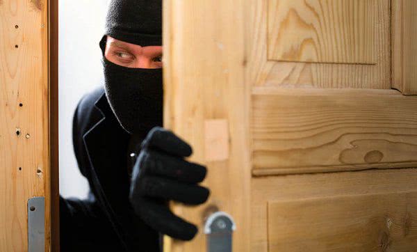 У Голій Пристані поліцейські затримали грабіжника