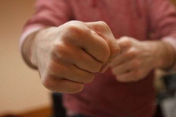 Прокуратура наполягає на примусовому лікуванні чоловіка, який побив матір