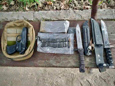 На Херсонщині поліцейські виявили арсенал зброї у жителя Каховського району
