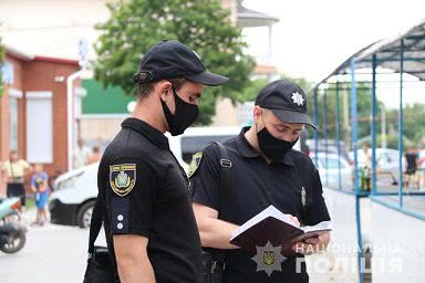 Поліція Херсонщини продовжує контролювати виконання карантинних обмежень