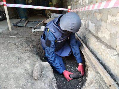 Жителі села Каховського району знайшли вибухівку
