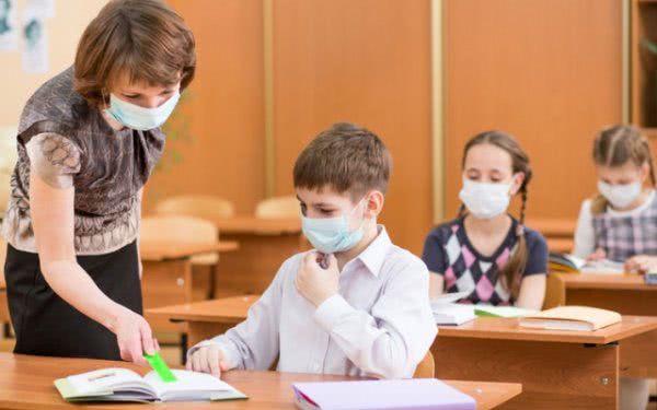 В аудиториях херсонских школ детям можно будет сидеть без масок