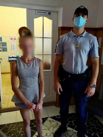 Херсонські поліцейські захистили 15-річну дівчинку від кривдників