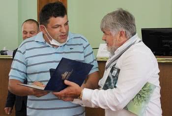 Грамотою Верховної Ради нагороджено професора ХДУ