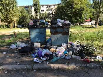 Жители Олешек собираются мусор нести к горсовету