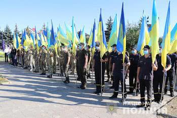 Керівництво обласного главку поліції прийняло участь в урочистостях до Дня прапора