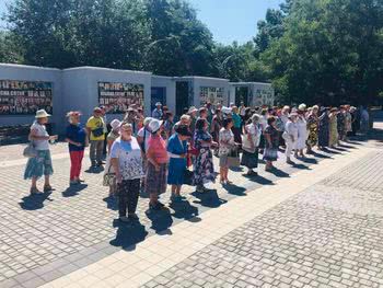 Кращі вокалісти Обласного палаці культури готують херсонцям подарунок
