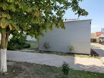 В Херсоне продолжают застраивать зеленую зону киосками