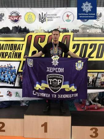 Херсонський патрульний став переможцем чемпіонату з кікбоксингу