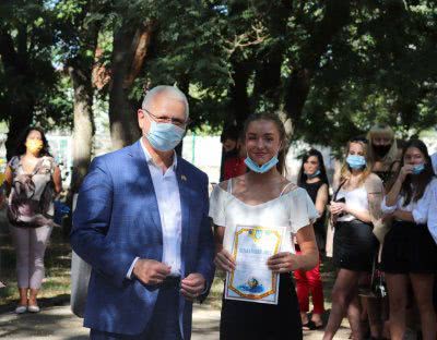 Перший дзвоник пролунав для учнів Херсонського академічного ліцею імені О.В. Мішукова
