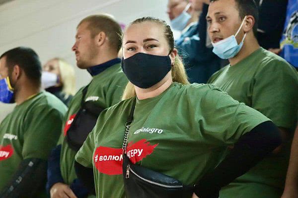 "Волю Мангеру" - болельщики херсонского хоккейного клуба выступили в поддержку его Президента