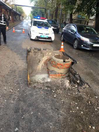 Працівники Водоканалу усувають наслідки негоди