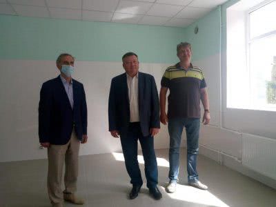 Віктор Короленко особисто перевірив будівництво відділення гемодіалізу у Бериславі