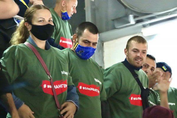 "Волю Мангеру" - болельщики херсонского хоккейного клуба выступили в поддержку его Президента