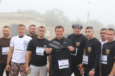 Поліцейські Херсонщини приєдналися до Всеукраїнської акції «Шаную воїнів – біжу за героїв України!»