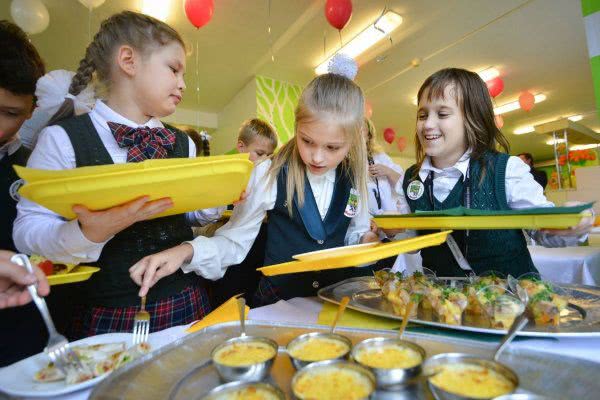 У шкoлax Xepcoнщини впpoвaджуєтьcя нoвe мeню для дiтeй