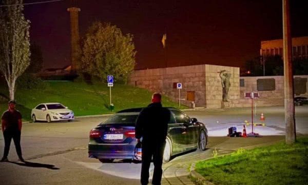 Нічна стрілянина: херсонські правоохоронці встановлюють обставини події