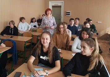 «Клініка, дружня до молоді» лікарні Карабелеша дбає про статеве виховання підлітків